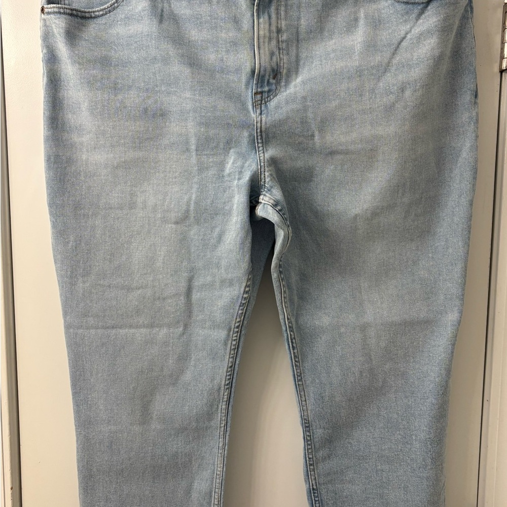 Abercrombie & Fitch Women's Light Blue Ankle Jeans